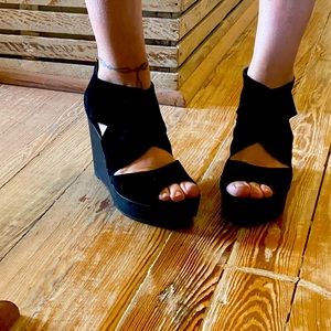 Eileen Fisher zip up the back wedge heels